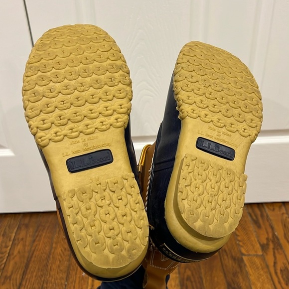 L. L. Bean Women’s Bean Boots 8” (Size D W = 8 Wide) - Picture 10 of 11